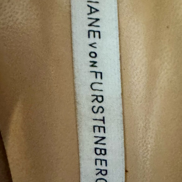 Diane von Furstenberg suede, gold heel, pumps, size 7. - Picture 4 of 4